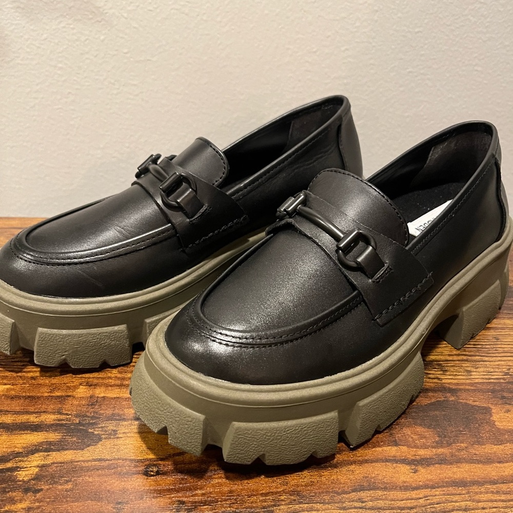 Practically new Steve Madden Shoes